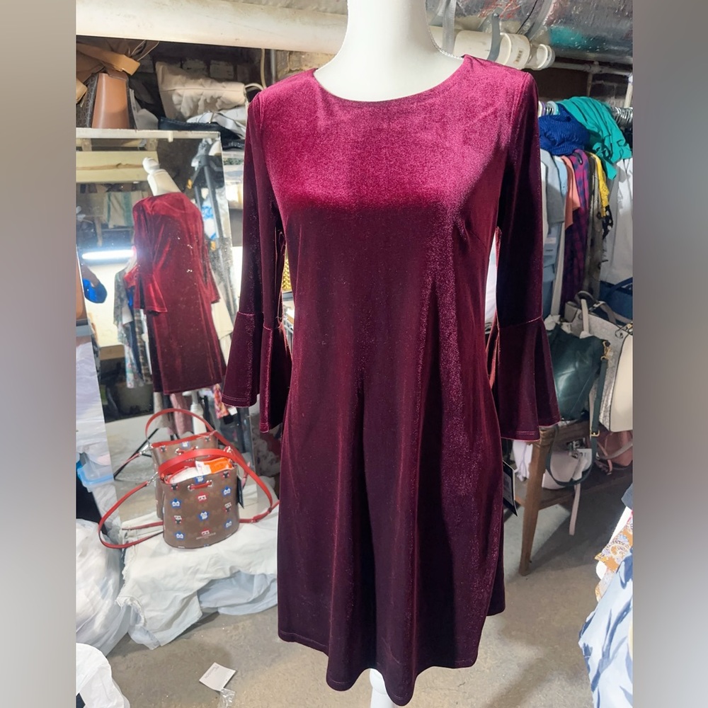Tommy Hilfiger sheath velvet knee length dress Angel bell long sleeves Sz 10 NWT